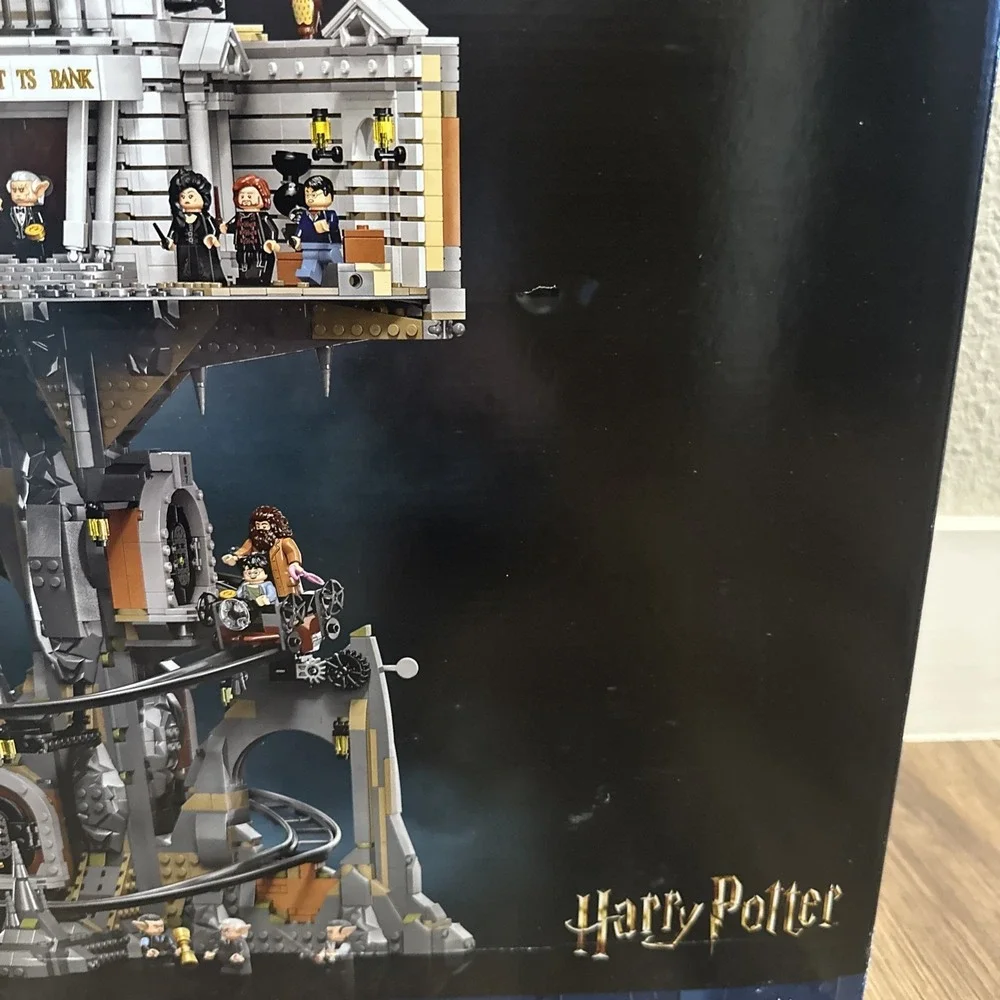 $825  🌙 LEGO Harry Potter Gringotts Wizarding Bank Collector‎ 76417 SEALED